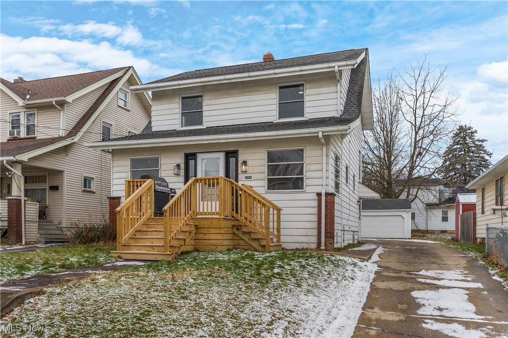 Photo of 170 N Richview Avenue, Youngstown, OH 44509 (MLS # 5178165)