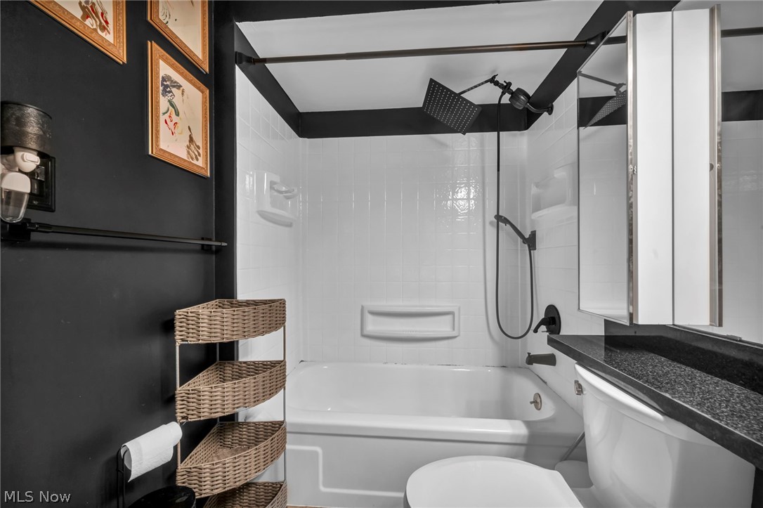 Carlyle Condos - Residential