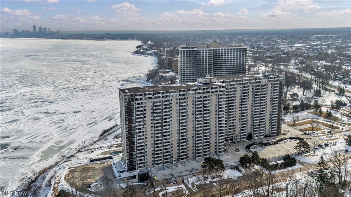 Carlyle Condos - Residential