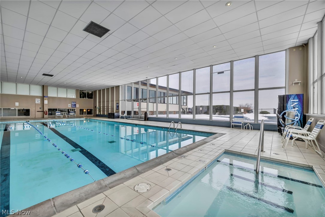 Carlyle Condos - Residential