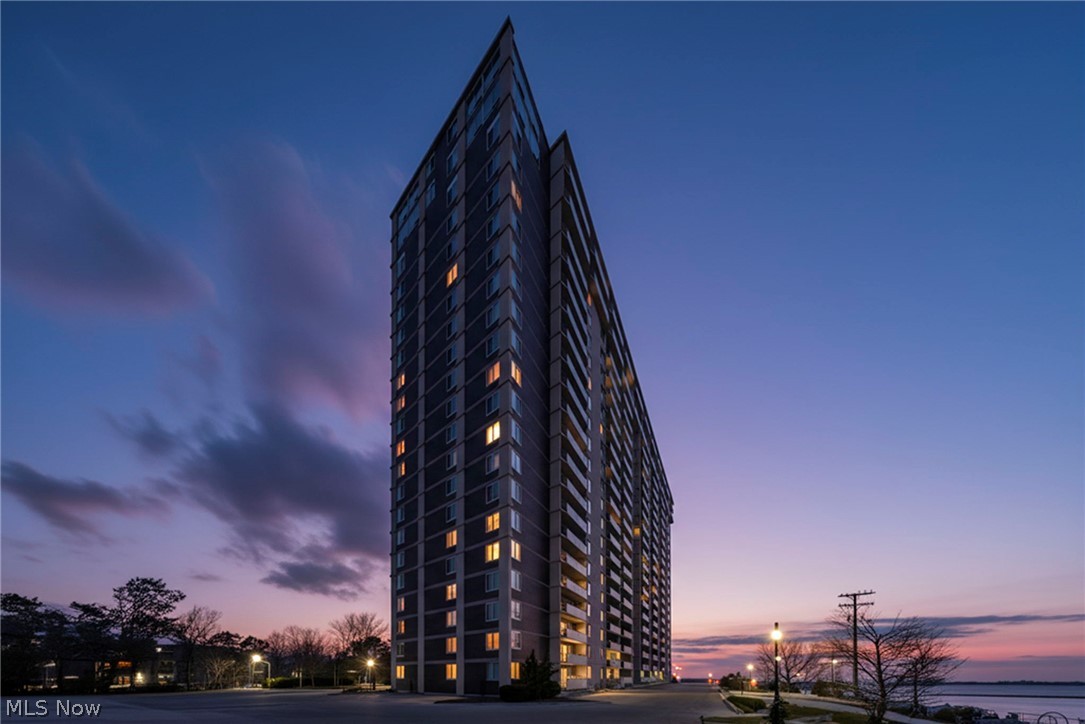 Carlyle Condos - Residential
