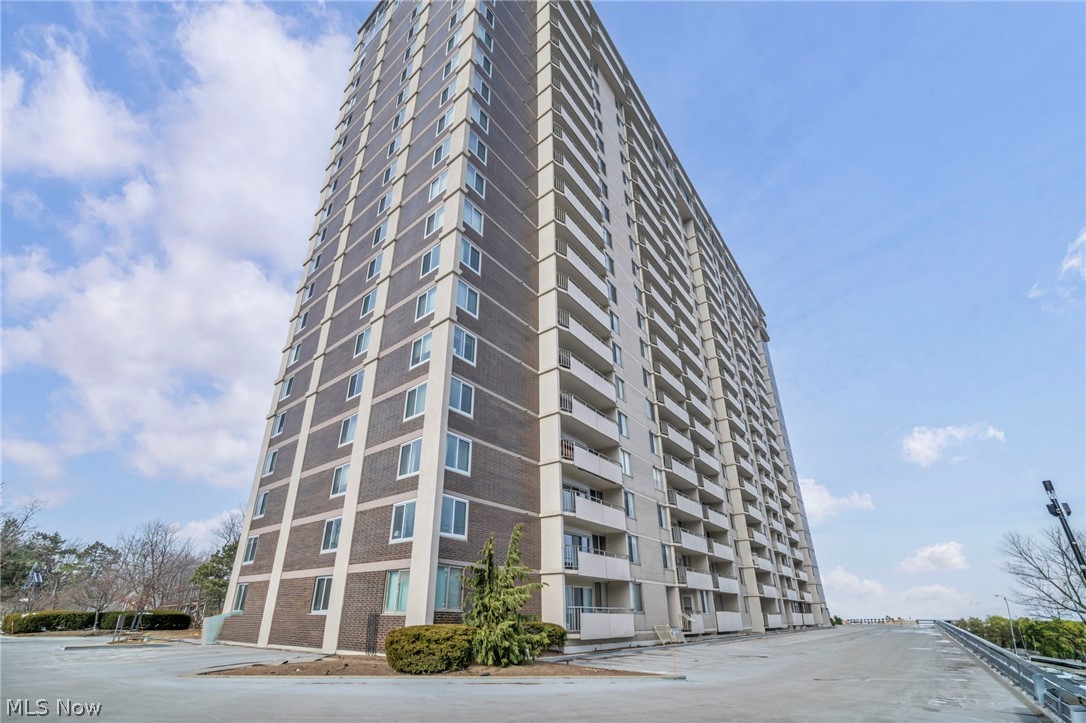 Carlyle Condos - Residential