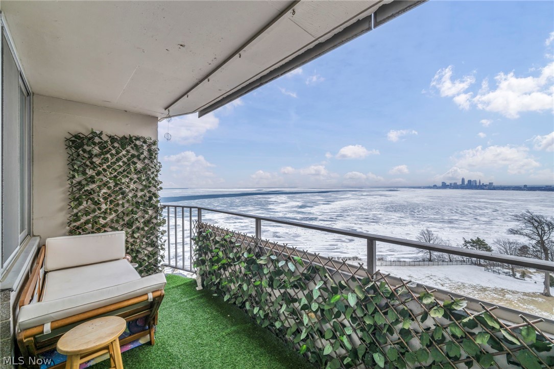 Carlyle Condos - Residential