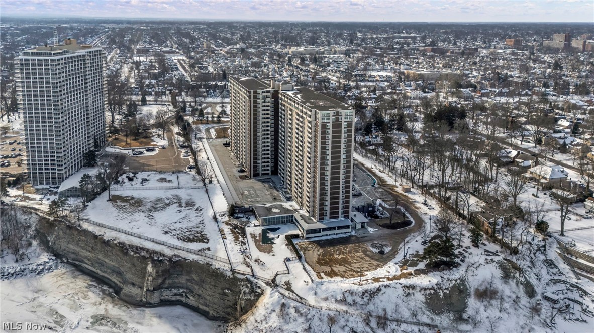 Carlyle Condos - Residential