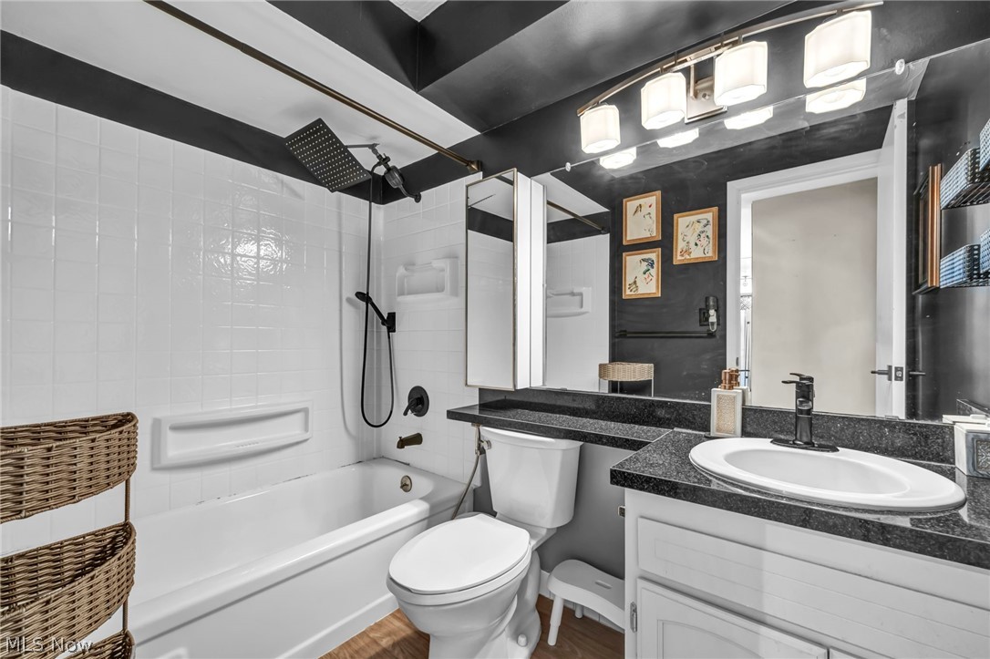 Carlyle Condos - Residential