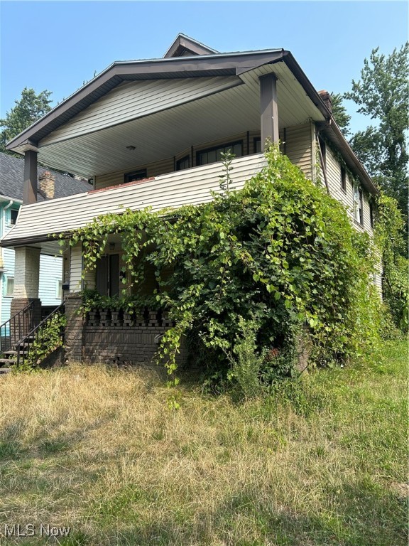 Come see this fantastic investment opportunity. This duplex has two large units each over 1,000 sqft! first floor unit is 2/1 market rent is $900 per month. Upper unit is a 3/1 with an additional bedroom on the 3rd floor, market rent for this units is over $1000 a month once rent ready. Just bring your handyman and vision and make this a great portfolio addition.