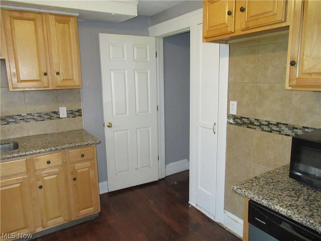 Maple Villa - Residential