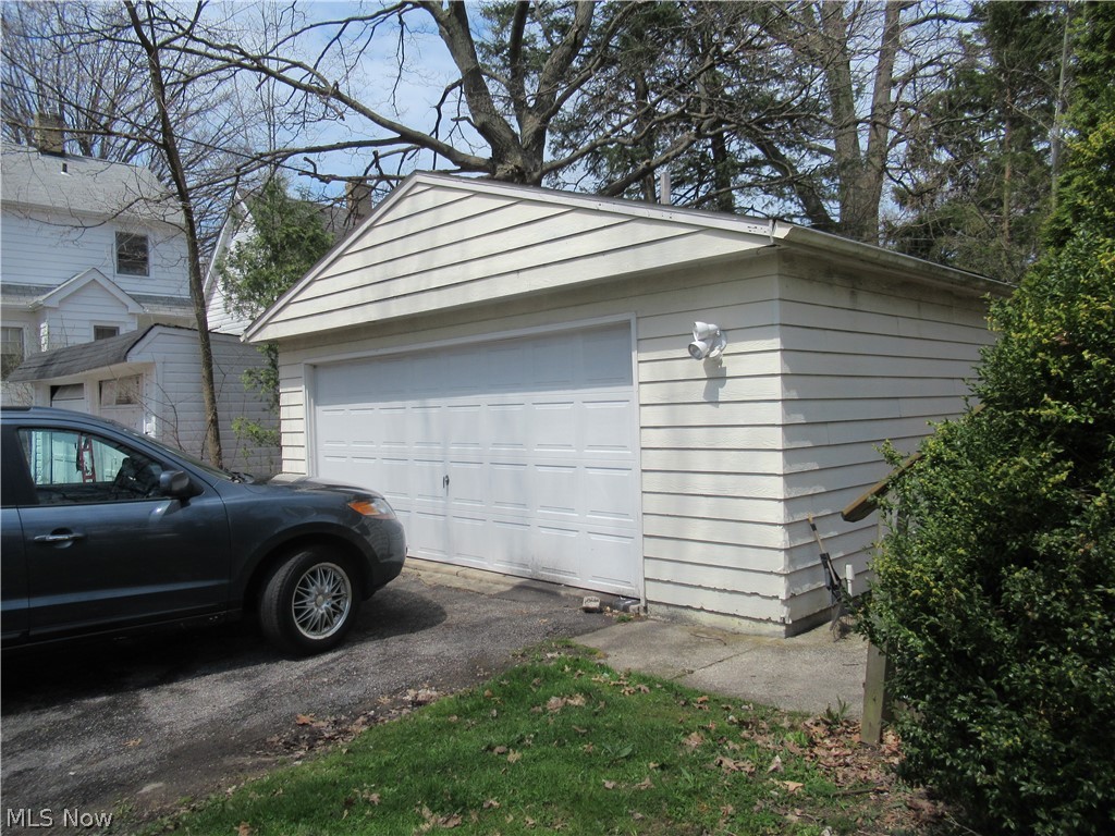 Maple Villa - Residential