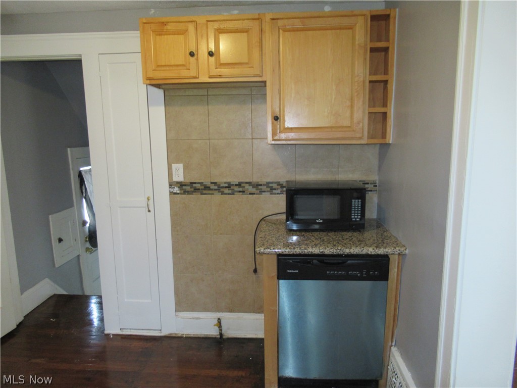 Maple Villa - Residential