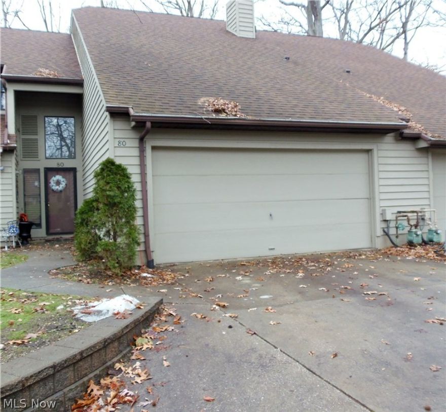 Forest Cove Condo! First floor Master Bedroom,master bath & First floor Laundry. Great location with view of Turkeyfoot golf coarse. Popular model design no one above or below unit. Cathedral ceiling in 2 story great room with stone fireplace.  HOA fee includes building insurance, Reserve fund, water, trash, all exterior maintenance, landscaping, snow removal including walks and driveways. Bonus room over garage adds to square footage and great for extra bed room, office or storage.