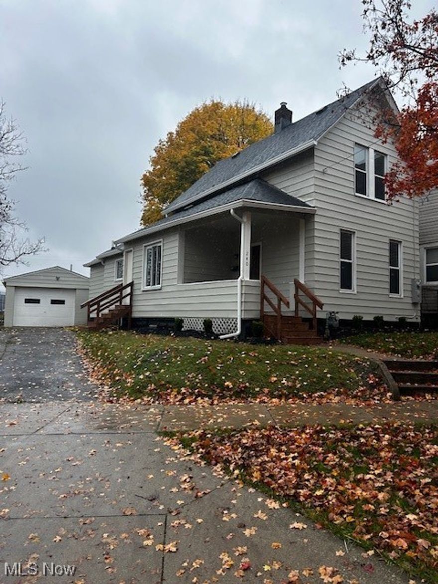 A great opportunity to own an updated 3 bedroom 1 bath home near Summa Hospital. Updated flooring and paint throughout. All new plumbing, electric, HVAC, windows and roof. Call today for a private showing!