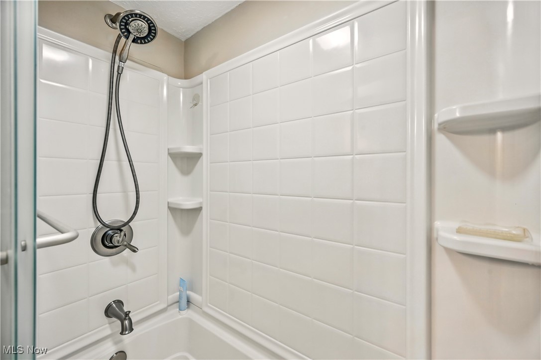 804 Cynthia Court, Niles, Ohio image 24