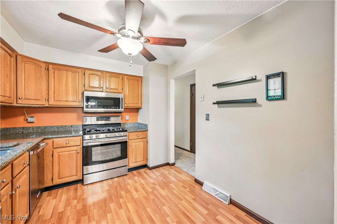 804 Cynthia Court, Niles, Ohio image 17