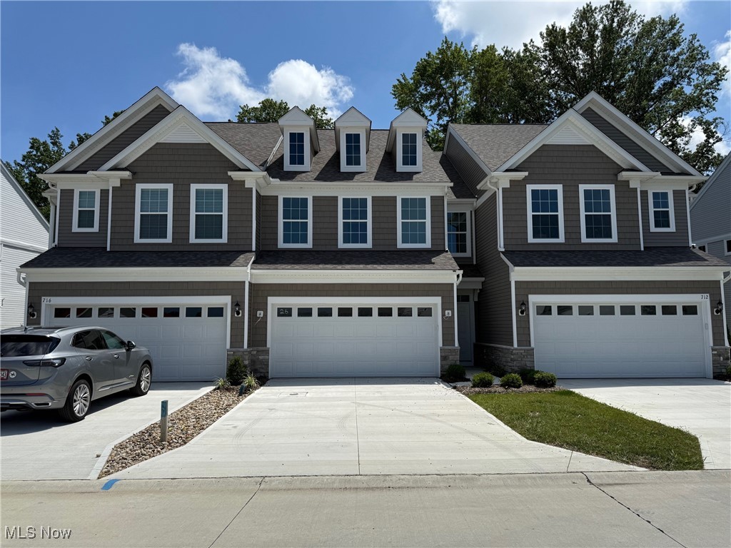 The Townhomes at Legacy Isle by Pulte Homes offers a unique opportunity to own a new townhome in the exclusive Avon Lake Community. Surrounded by Sweetbriar and Legacy Golf Course, Legacy Isle is a quick drive to everyday conveniences, and will also include a pool and clubhouse. Our innately functional yet stylish townhome designs are built for the way you live.