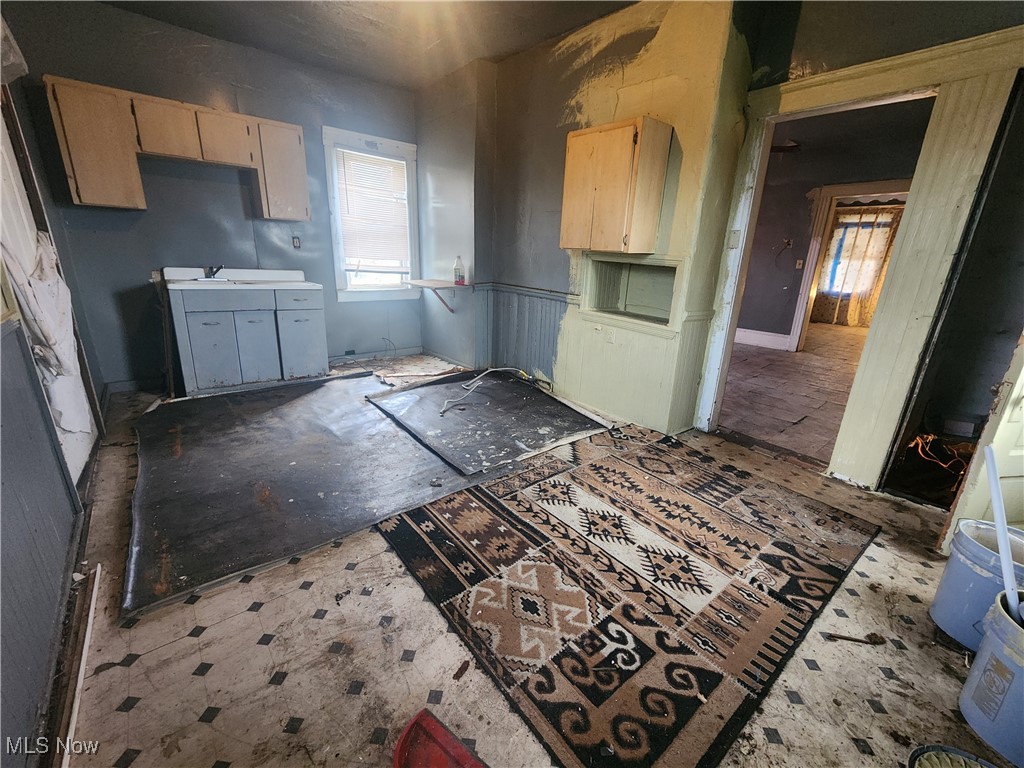 6805 Kinsman Road, Cleveland, Ohio image 19