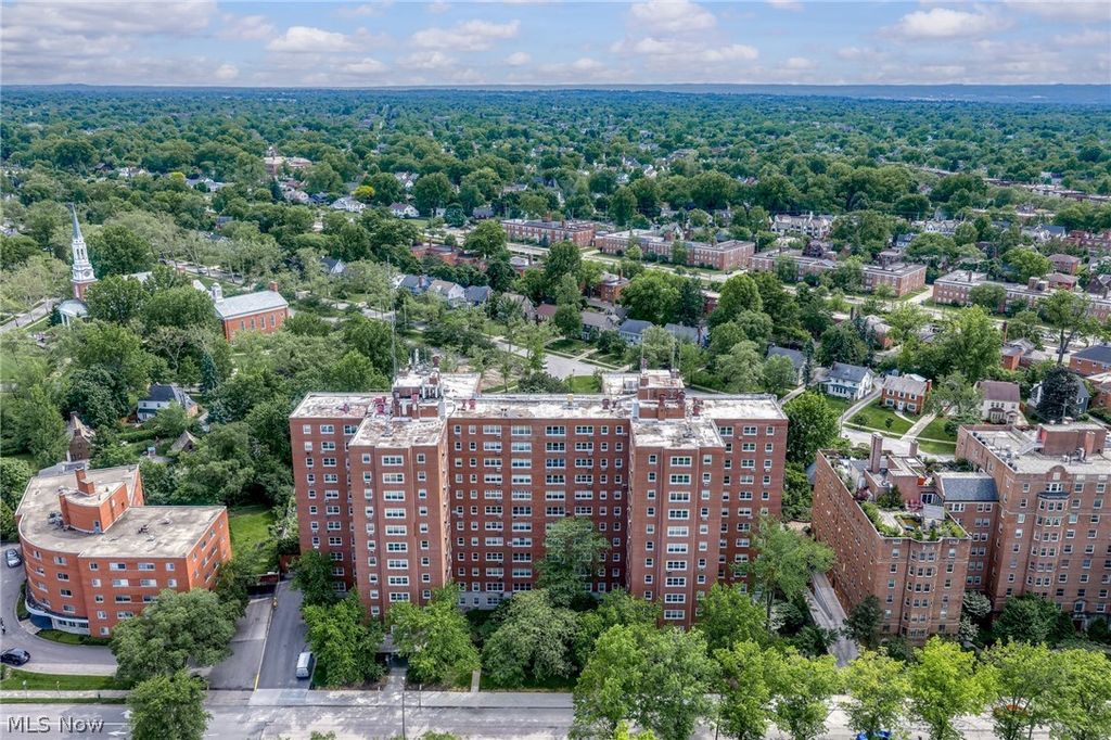 Photo of 13800 Shaker Boulevard #602, Cleveland, OH 44120 (MLS # 5213709)