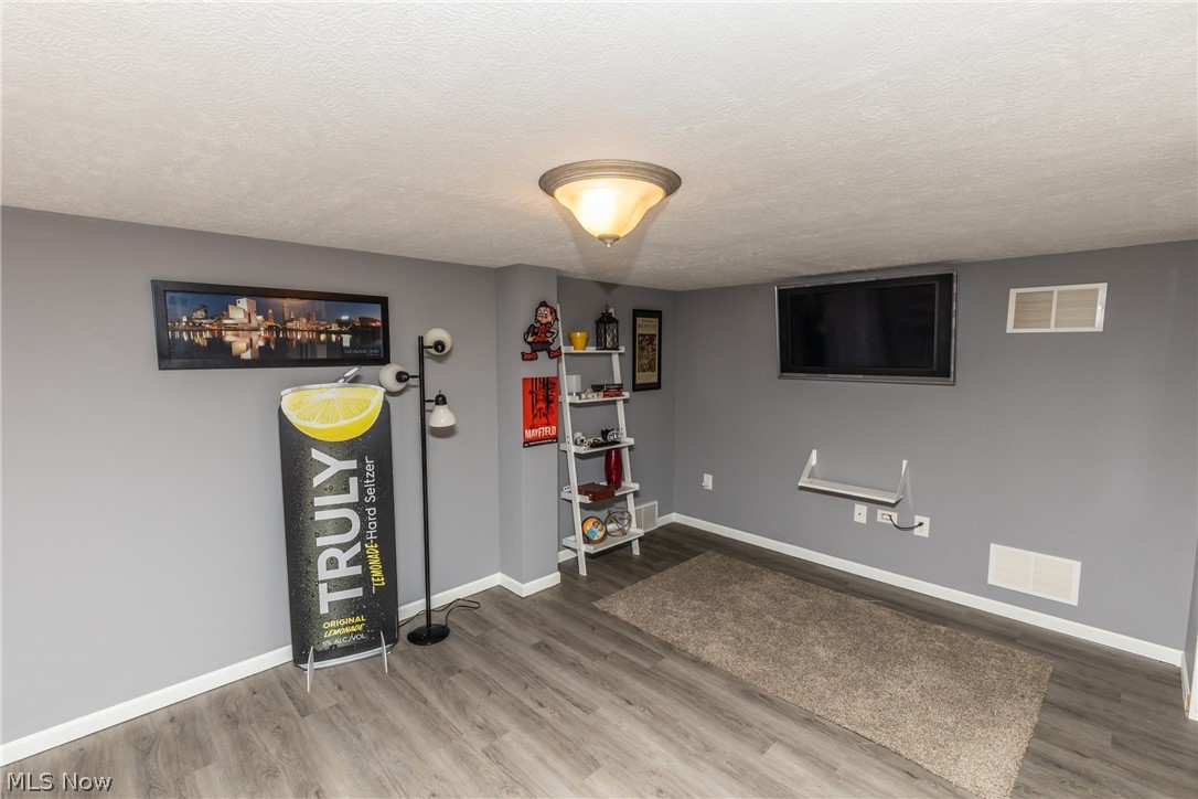 Brook Hollow Preserve - Residential