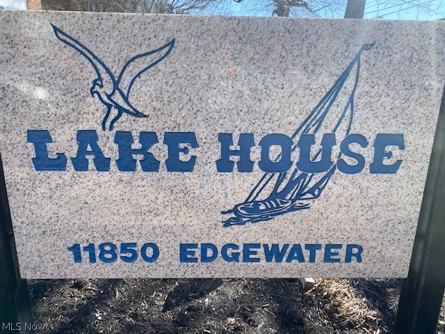 Lake House Condo - Residential