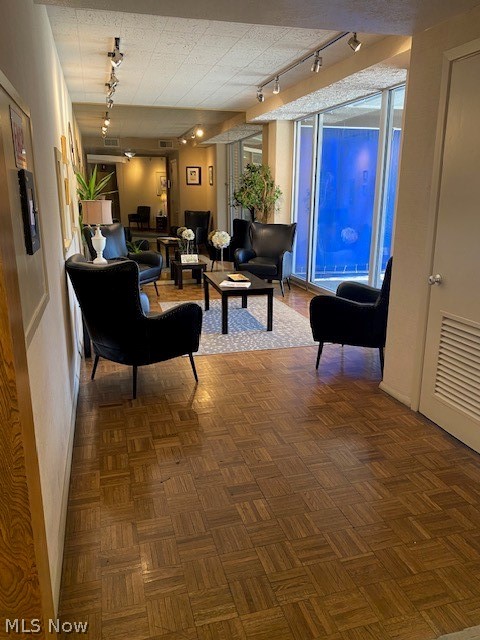 Lake House Condo - Residential