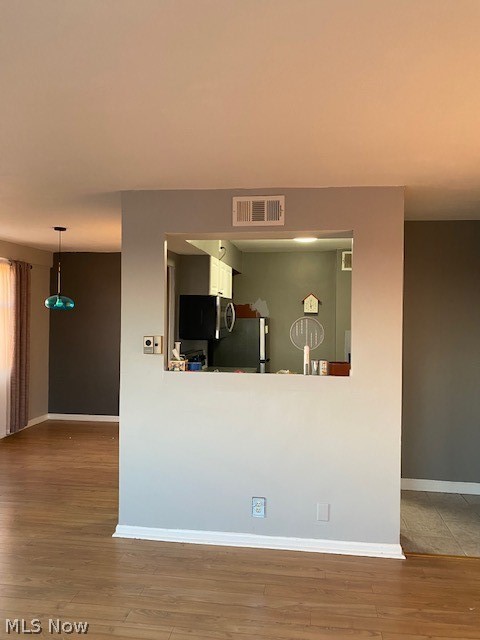 Lake House Condo - Residential