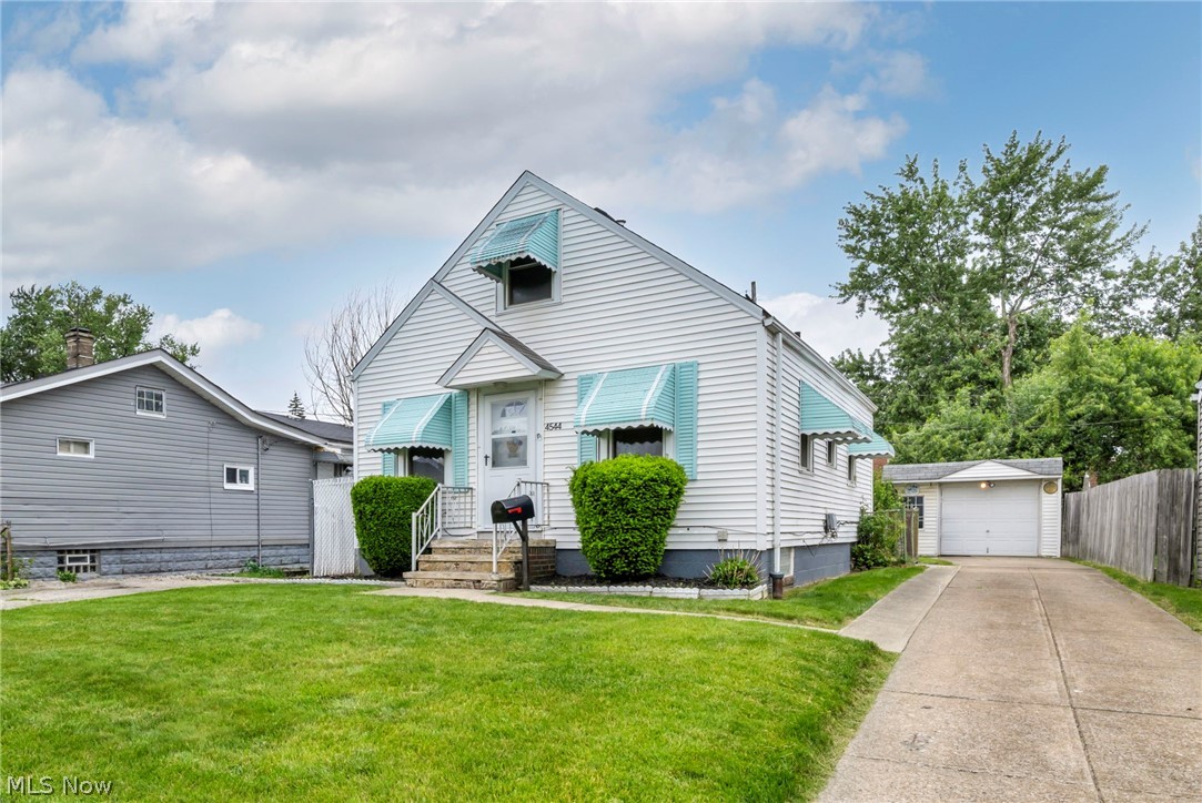4544 W 148th Street