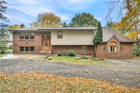 Photo of 3348 Valley Parkway, North Royalton, OH 44133 (MLS # 5255253)