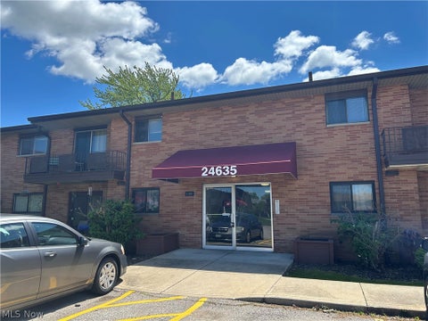 Condo For Rent - 24635 Clareshire Drive #203<br/> North Olmsted, OH 44070