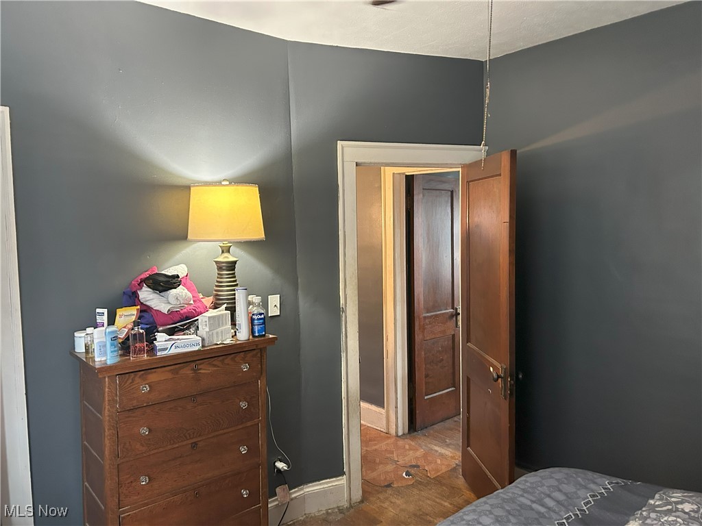 Halloway - Residential Income