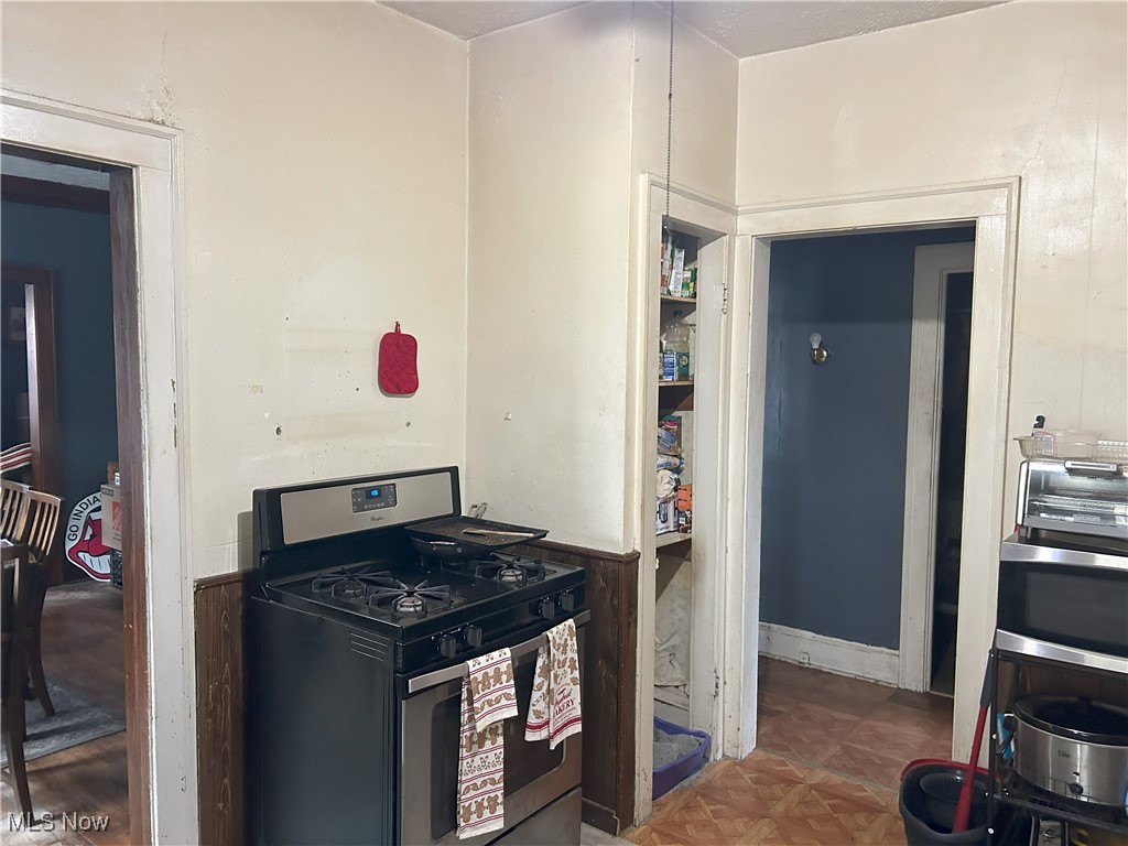 Halloway - Residential Income