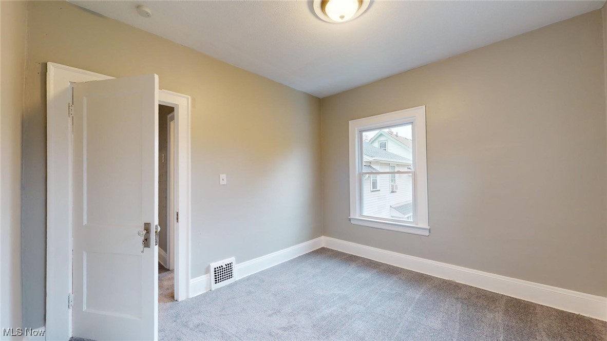 Halloway - Residential Income