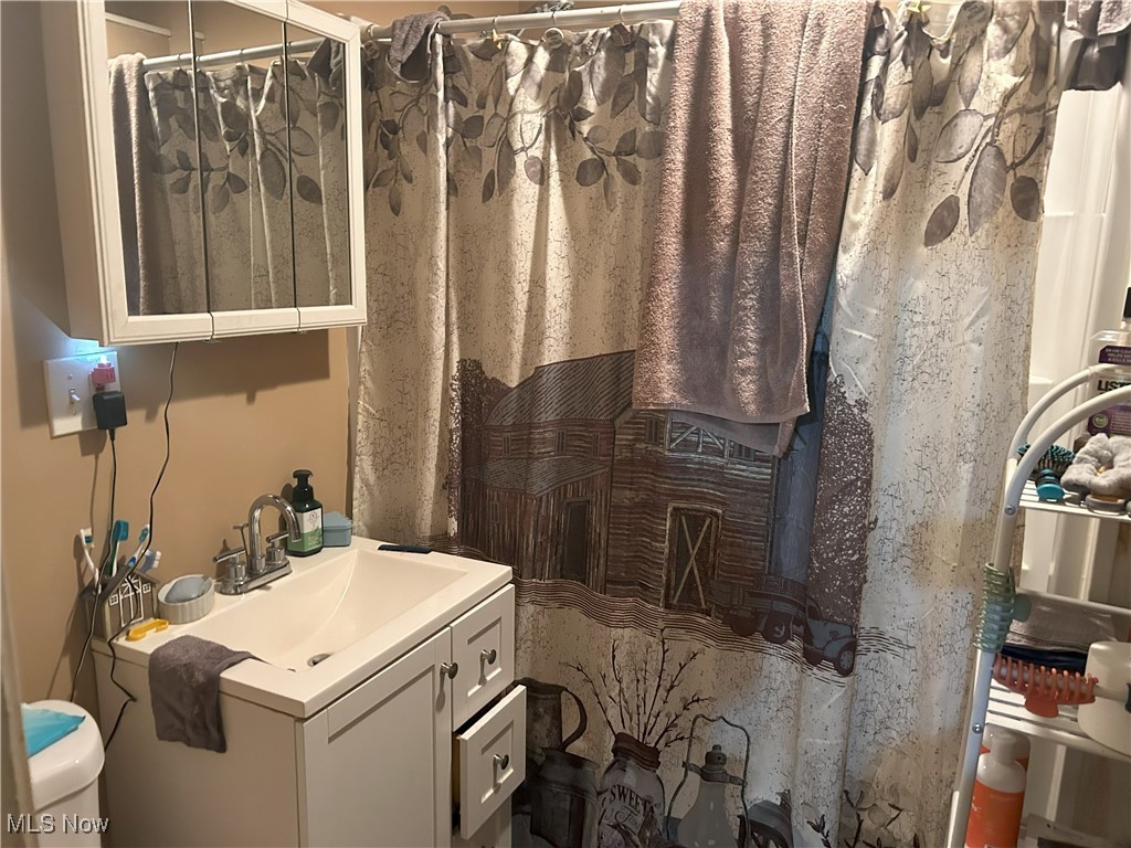 Halloway - Residential Income