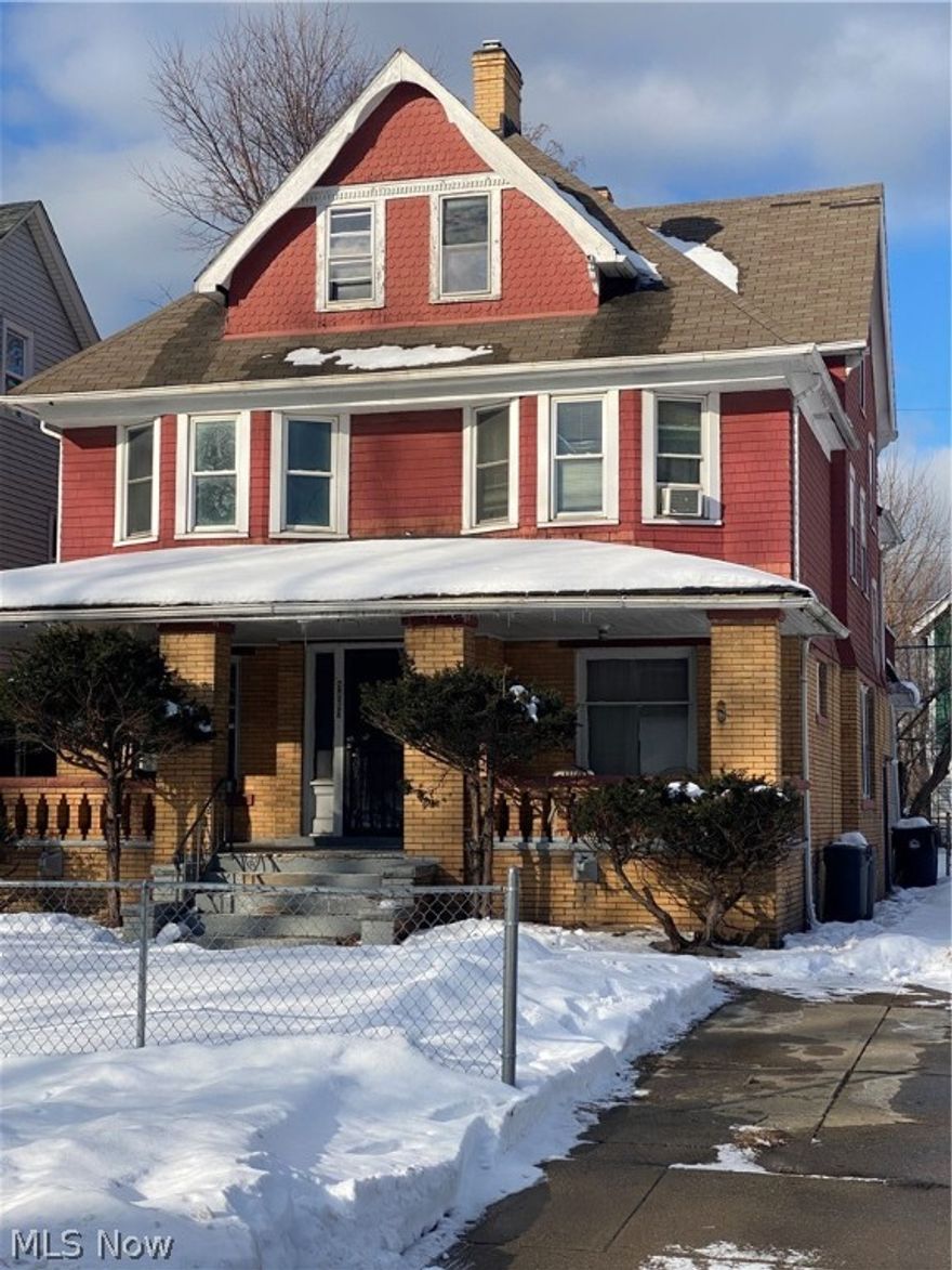 Come see this spacious 5 bedroom home! Freshly painted and ready for immediate occupancy! Near downtown, hospitals and shops! Come make this house home! Call listing agent to schedule appointment. Rental requirements:Credit score of 600+. Below 600 is considered conditional.Less than 3 items in collections, excluding student loan and medical. More than 3 is considered conditional. Monthly income of 2.5 times the amount of the monthly rent.Thorough and Complete Criminal and Eviction Check.$50 Non Refundable App Fee for all Adults who will be occupying the property.Applications can only be completed online.Typical Security Deposit equivalent to one months rent, pending results of background checks.