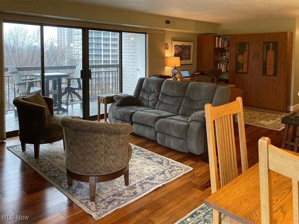 12550 Lake Avenue #606, Lakewood, Ohio image 3
