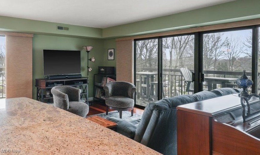 12550 Lake Avenue #606, Lakewood, Ohio image 4