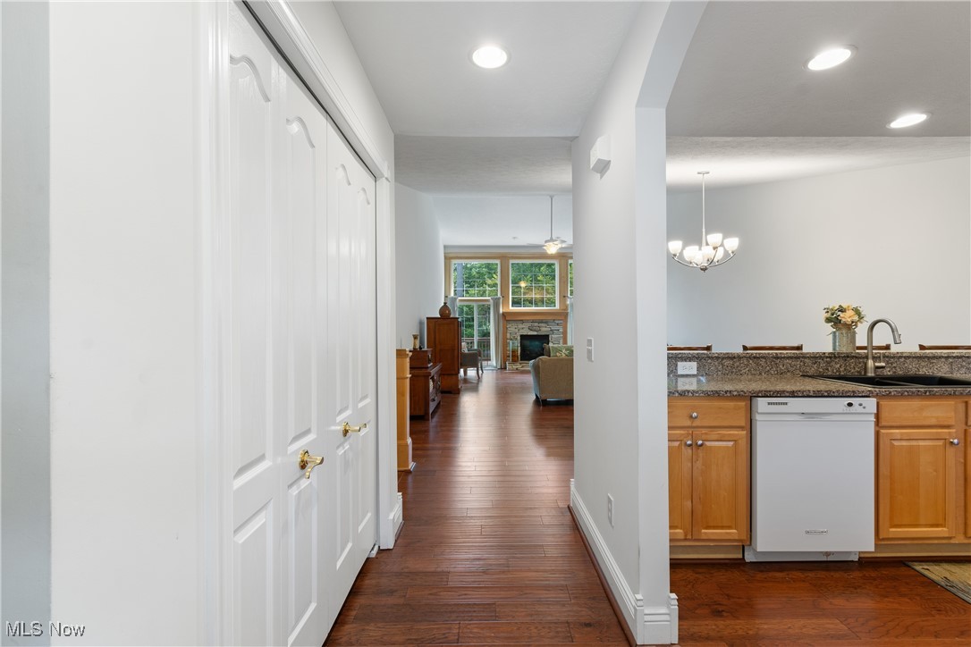 Auburn Hills Condo's - Residential