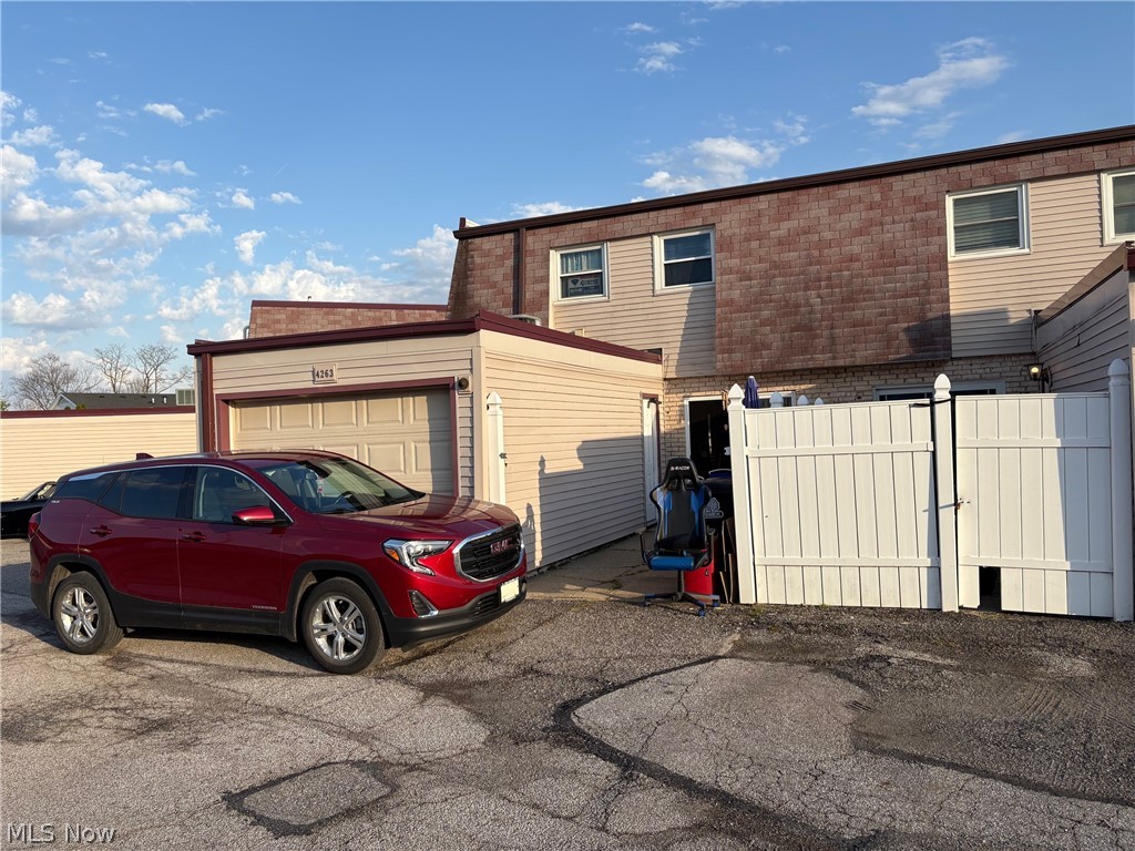 Oxford Heights Condo - Residential