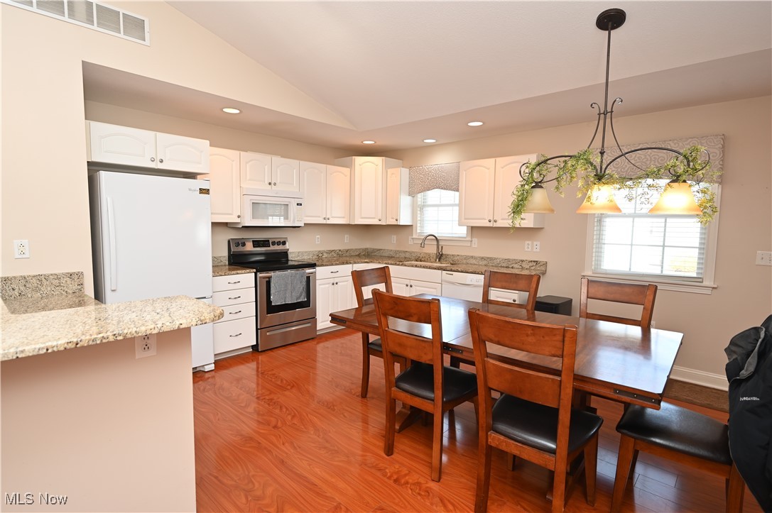 Noras Glen Dev Condo - Residential