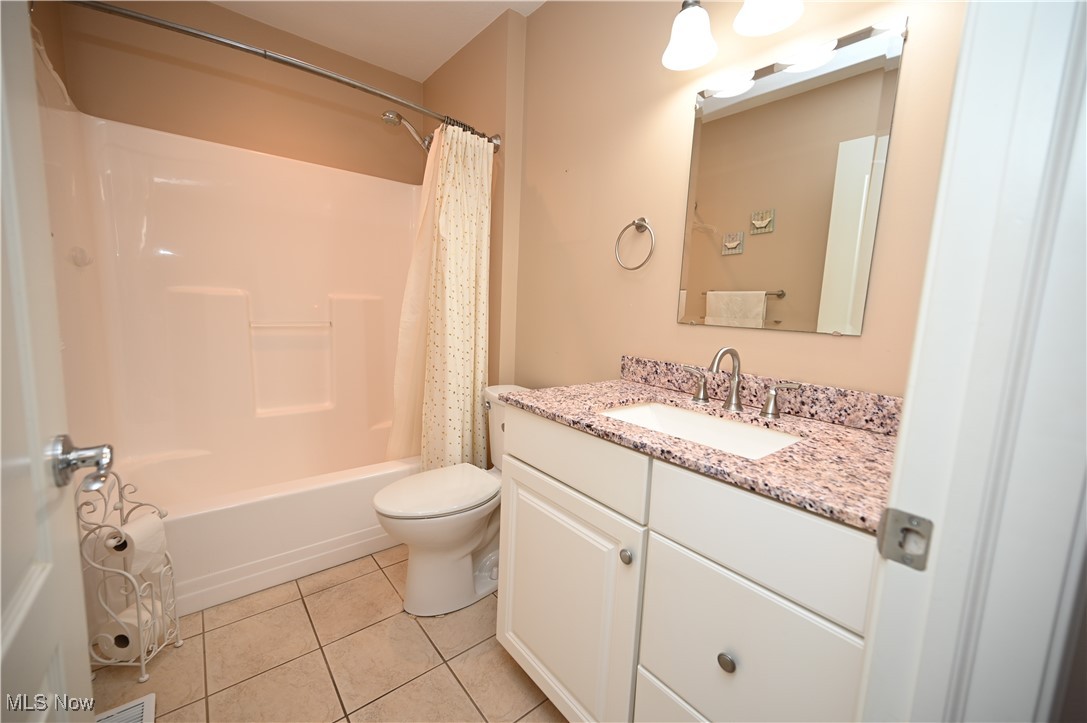 Noras Glen Dev Condo - Residential