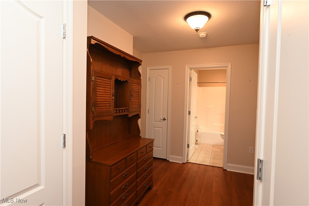 Noras Glen Dev Condo - Residential