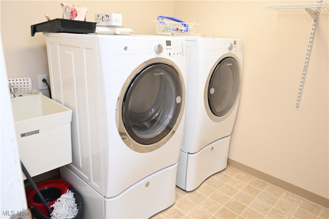 Noras Glen Dev Condo - Residential