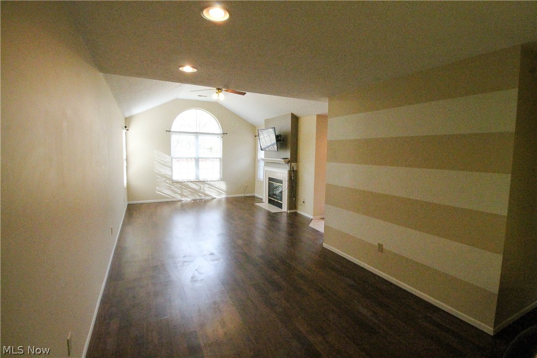 Villas At Oregon Trails Condo - Residential