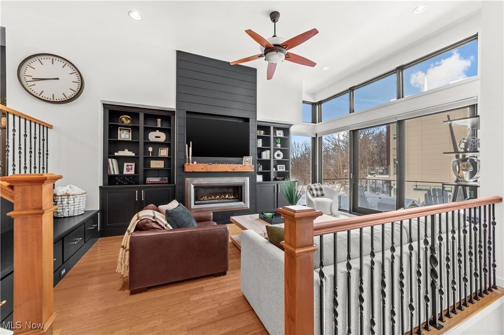 Photo of 3 Clifton Pointe, Lakewood, OH 44107 (MLS # 5184991)