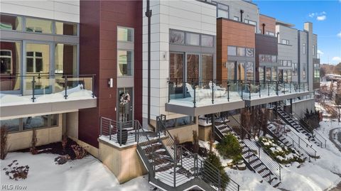 3 Clifton Pointe Lakewood OH 44107