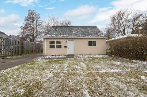 Photo of 3890 E 143rd Street, Cleveland, OH 44128 (MLS # 5255321)