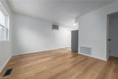 Tiny photo for 3890 E 143rd Street, Cleveland, OH 44128 (MLS # 5255321)