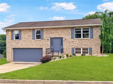 3233 Saint Charles Drive Steubenville OH 43952
