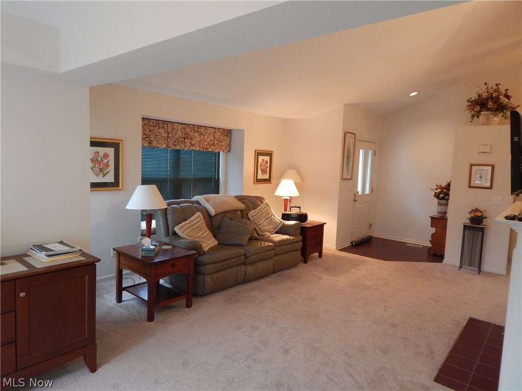 Woodbury Condo - Residential