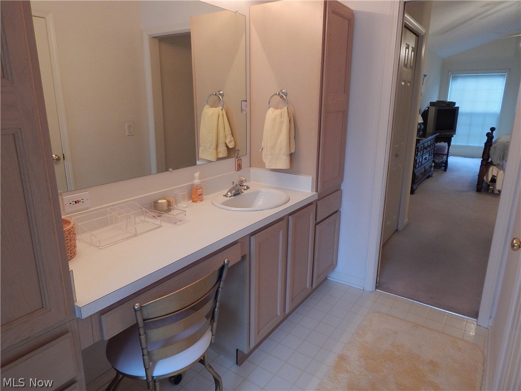 Woodbury Condo - Residential