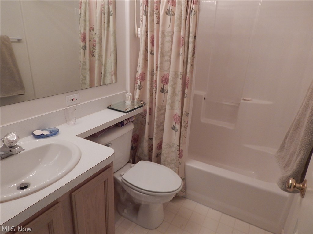 Woodbury Condo - Residential