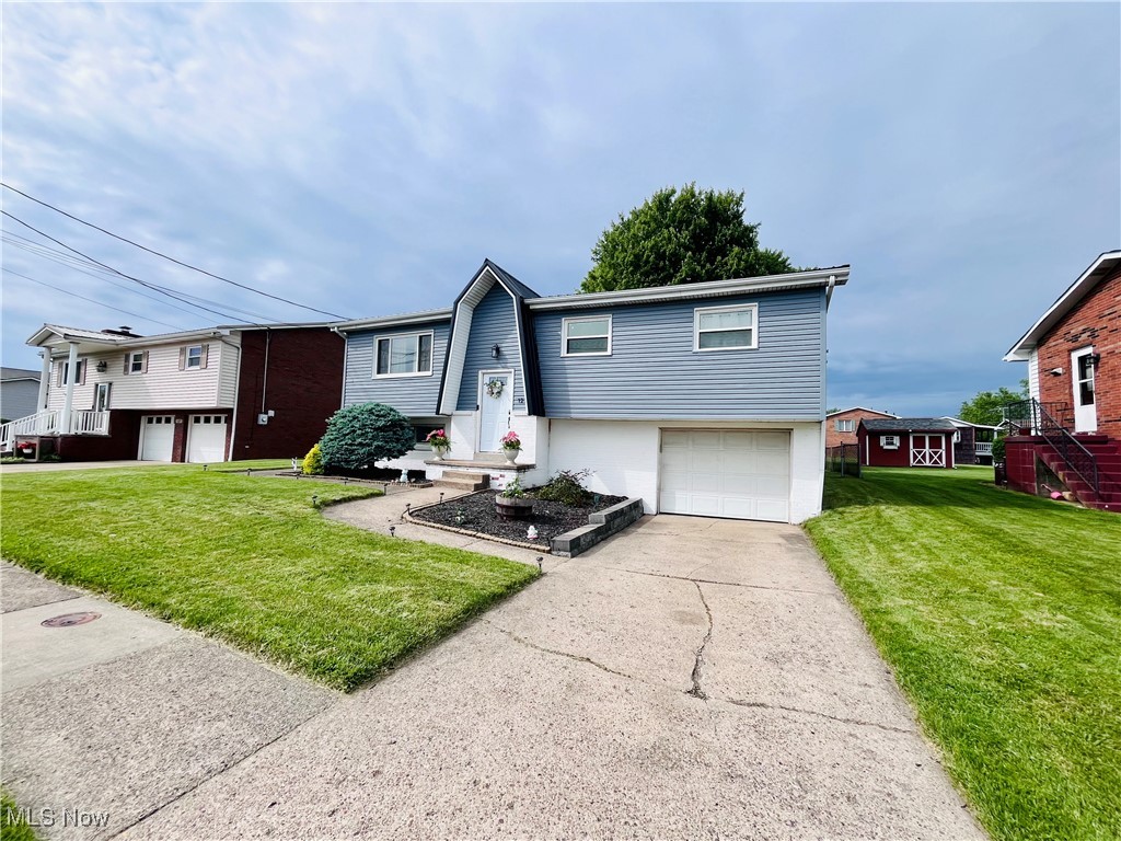 125 Arena Drive, Weirton, West Virginia image 2